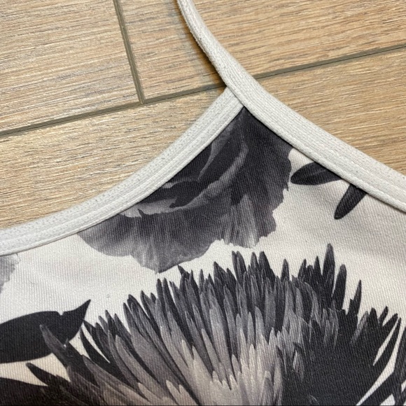 LULULEMON black and white floral Flow Y bra IV 6 - Picture 3 of 11